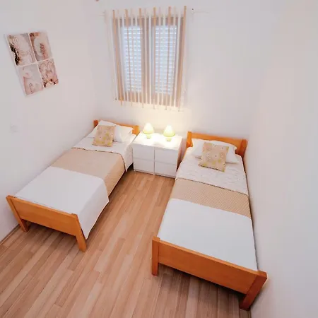 Luxury Apartment With Heated Pool In Starigrad Apartman *