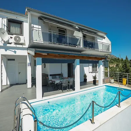 Apartman Luxury Apartment With Heated Pool In Starigrad