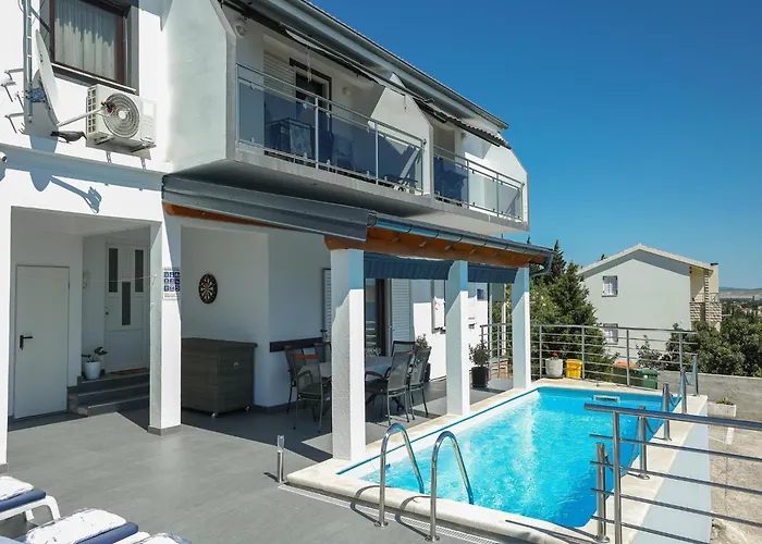 Luxury With Heated Pool In Διαμέρισμα