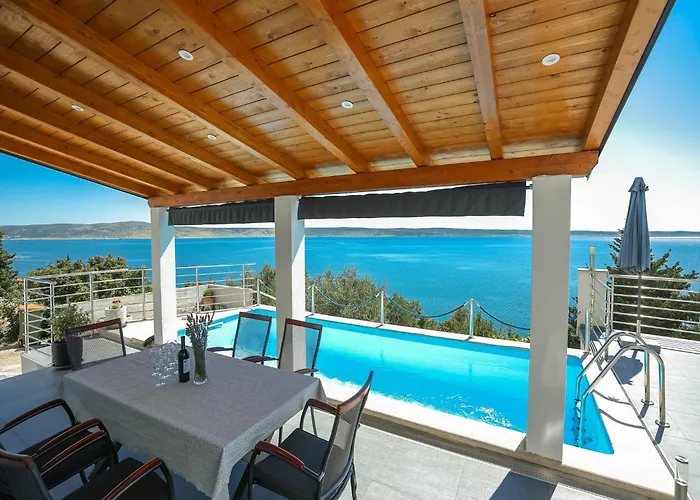 Διαμέρισμα Luxury With Heated Pool In Starigrad Paklenica