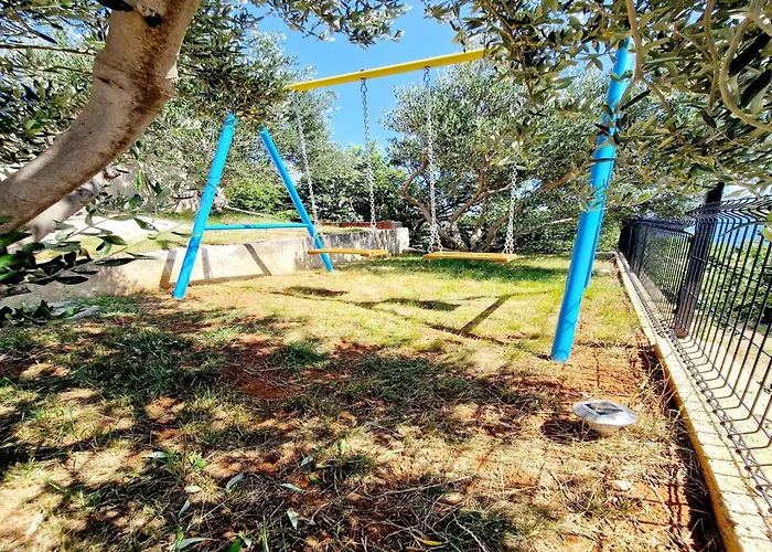 Luxury With Heated Pool In Starigrad Paklenica