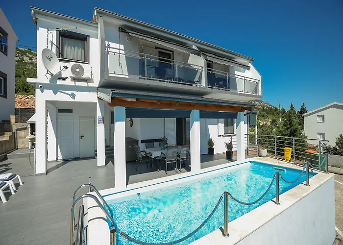 Διαμέρισμα Luxury With Heated Pool In