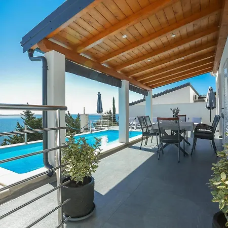 Luxury Apartment In Starigrad *