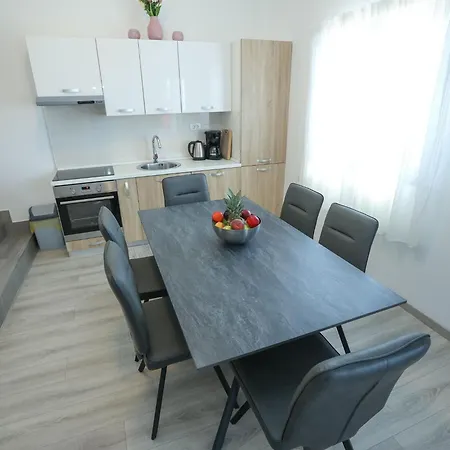 Luxury Apartment In Starigrad Стариград-Пакленица