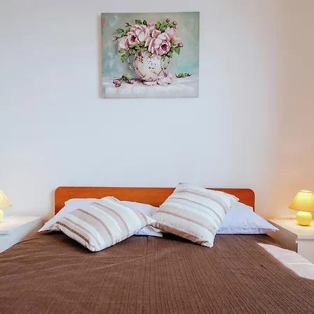 Διαμέρισμα Luxury With Heated Pool In