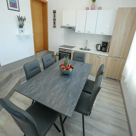 Luxury With Heated Pool In Appartement