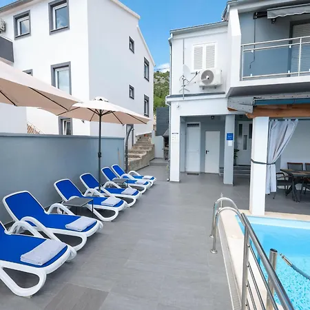 Διαμέρισμα Luxury With Heated Pool In Starigrad Paklenica
