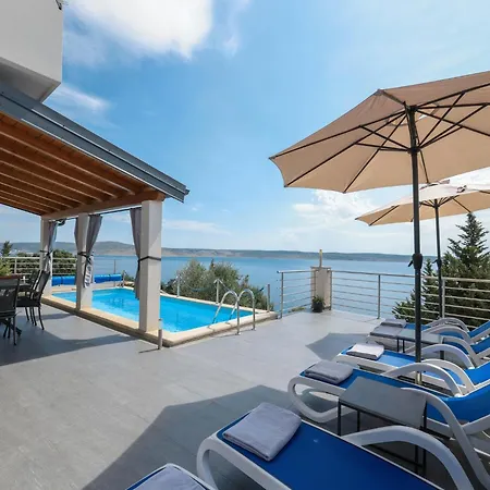 Διαμέρισμα Luxury With Heated Pool In