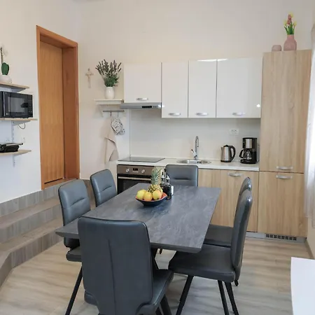 Luxury With Heated Pool In Starigrad Paklenica