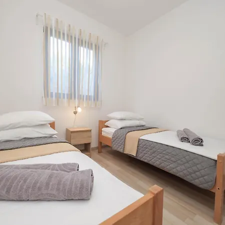 Luxury Apartment With Heated Pool In Starigrad Apartment Starigrad Paklenica