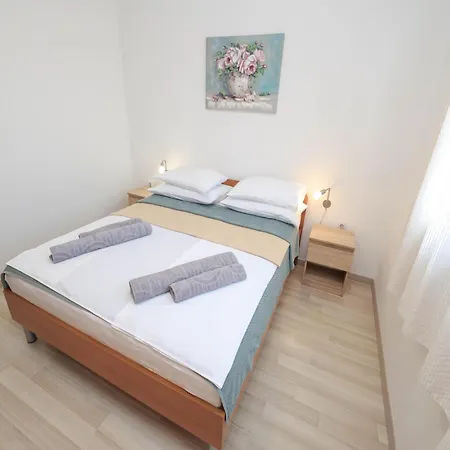 Luxury With Heated Pool In * Starigrad Paklenica