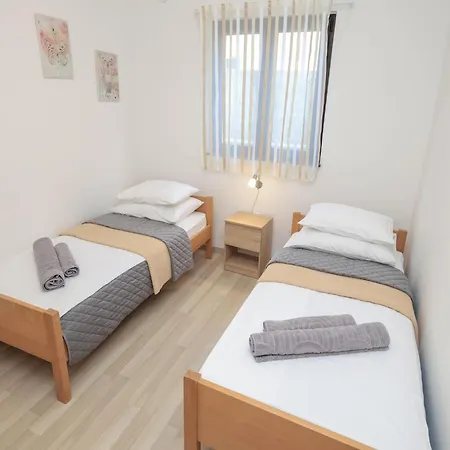 Apartment Luxury Apartment With Heated Pool In Starigrad Starigrad Paklenica