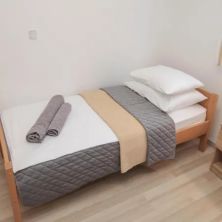 Luxury With Heated Pool In Starigrad Paklenica