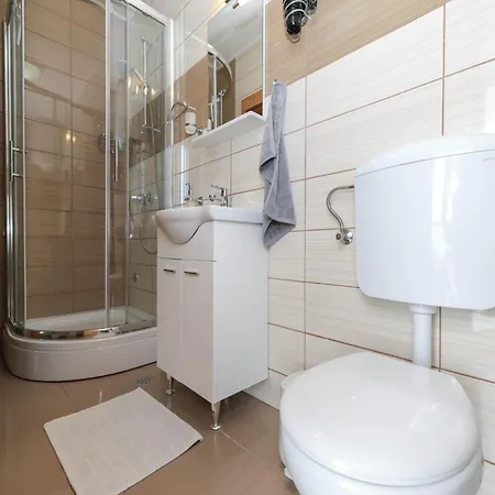 Luxury Apartment With Heated Pool In Starigrad Apartment