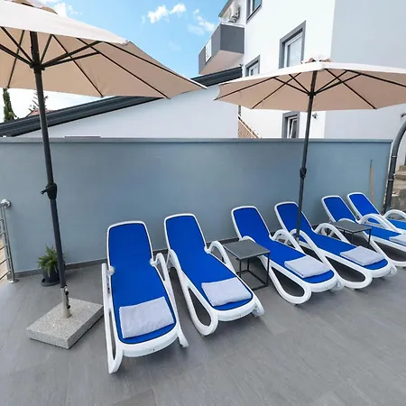 Διαμέρισμα Luxury With Heated Pool In Starigrad Paklenica