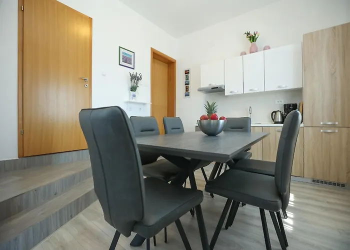 Apartment Luxury Apartment With Heated Pool In Starigrad Starigrad Paklenica