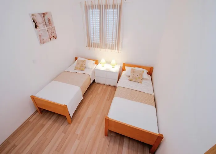 Luxury With Heated Pool In アパート *